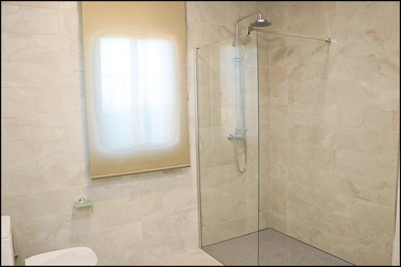 Chalet Penuelas Con Piscina 科尼尔-德拉弗龙特拉 外观 照片