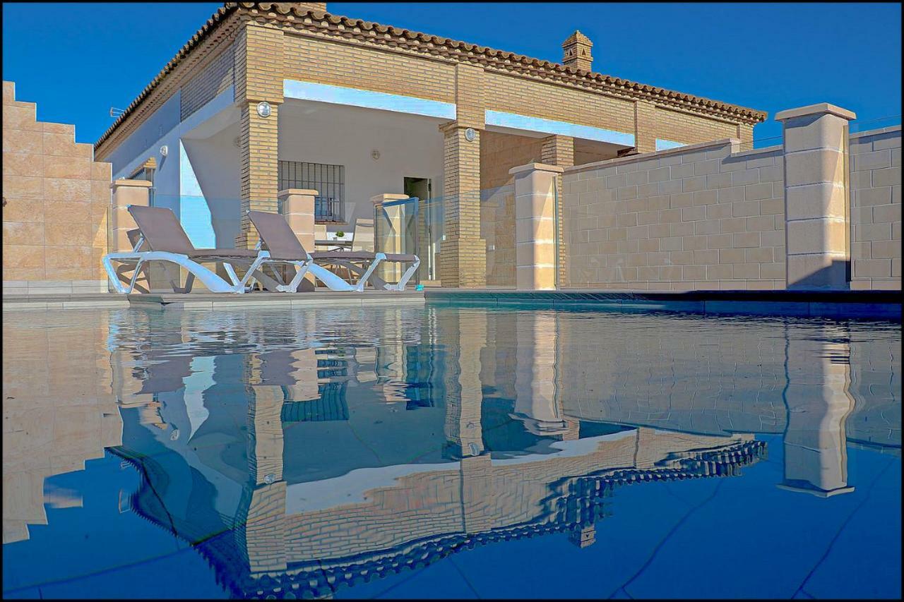 Chalet Penuelas Con Piscina 科尼尔-德拉弗龙特拉 外观 照片